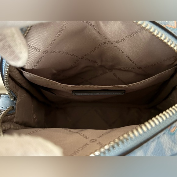 NWT Michael Kors Jet Set Travel Crossbody - Picture 3 of 6